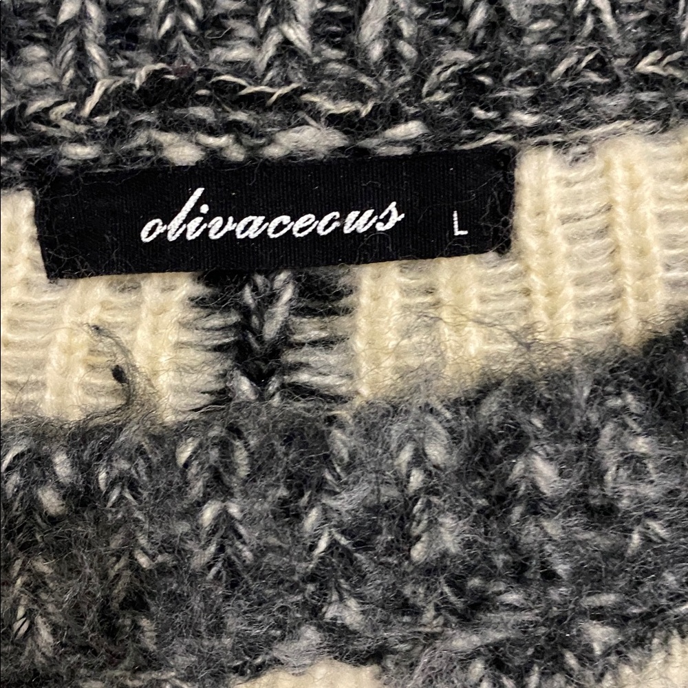 Checkered Sweater - Picture 3 of 5